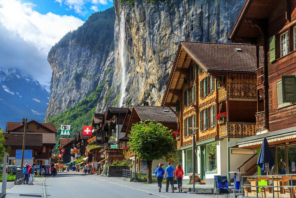This Gorgeous Town in the Swiss Alps Will Pay You to Live There
